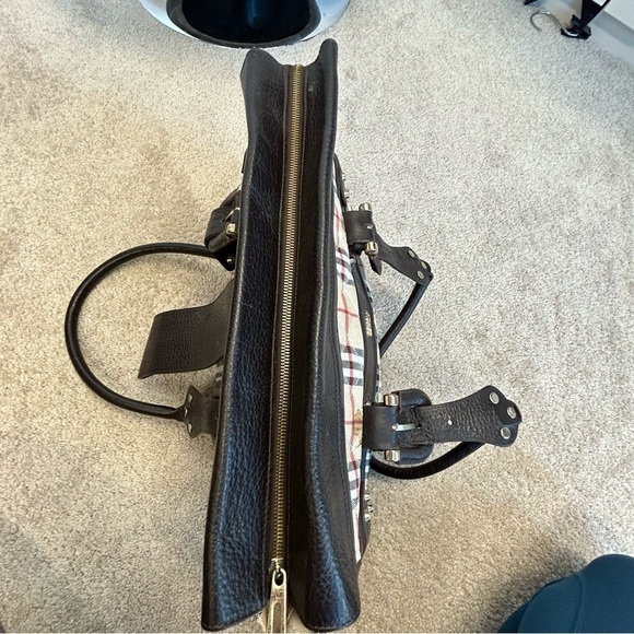 BURBERRY rare unique chocolate brown plaid check nova print cloth bag purse - Picture 5 of 10